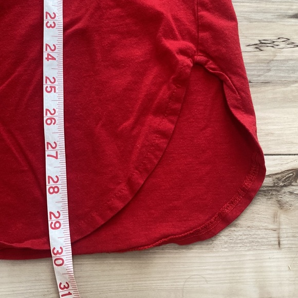 ON Fire Womens L/XL Red Long Tee Shirt. Scoop hem. Vogue Magazine Graphic. So - Picture 10 of 11